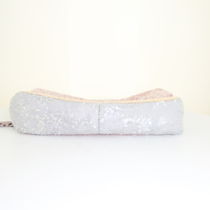 Chanel handbag in yellow, blue and pink tricolor paillette - Detail D5