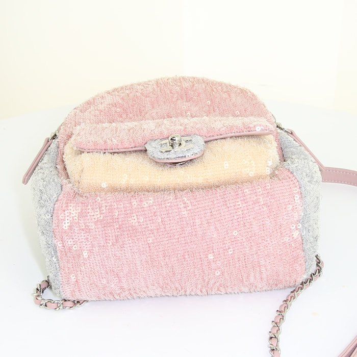 Sac à dos Chanel Sac à dos en sequin rose gris et jaune - Detail D4