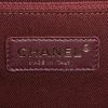 Borsa Chanel Coco Handle in pelle martellata mordoré con motivo a spina di pesce - Detail D4 thumbnail