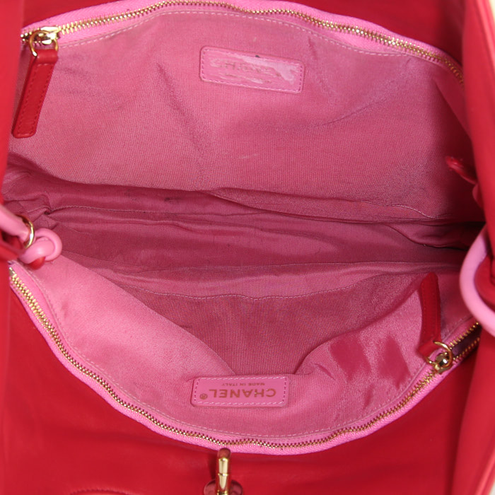 Shopping bag Chanel 31 in pelle trapuntata bicolore rosa e rossa - Detail D3