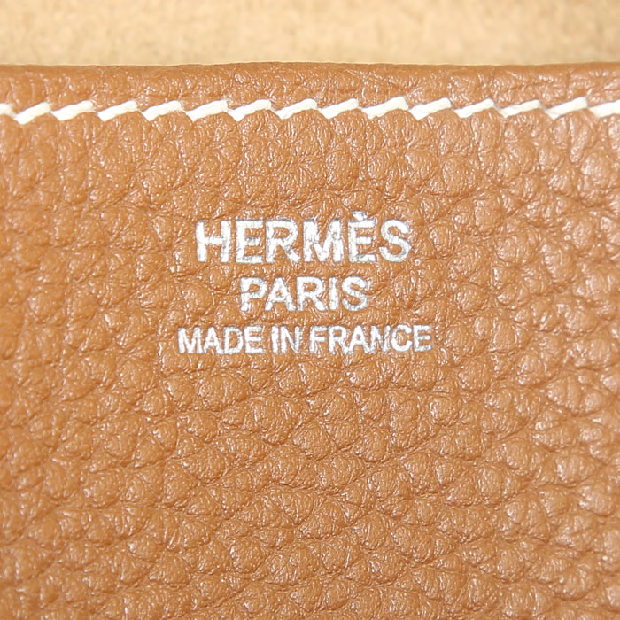 Bolso Hermès Halzan en cuero togo color oro - Detail D4
