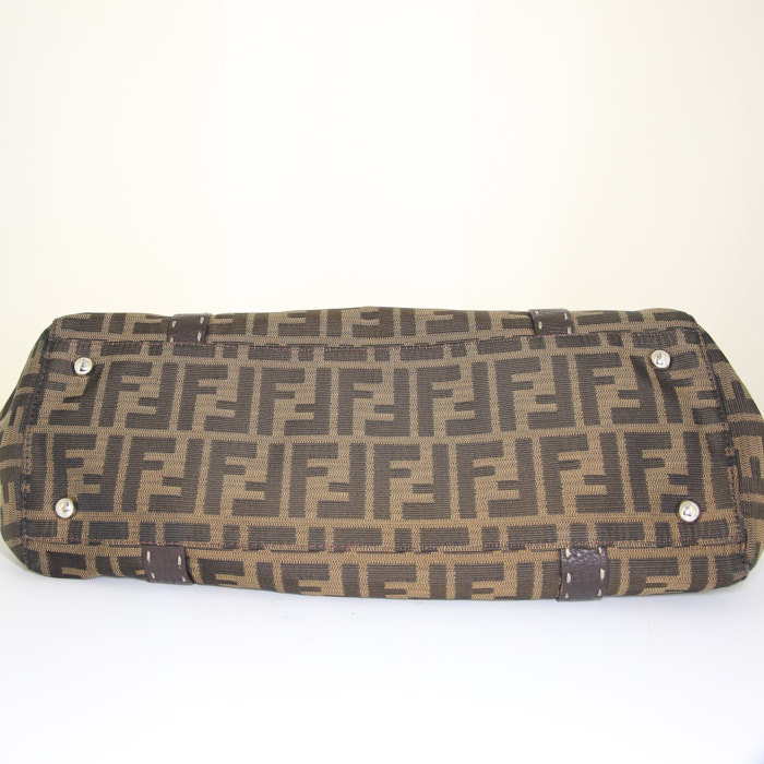 Sac à main Fendi Linda en toile monogram marron et cuir marron - Detail D4