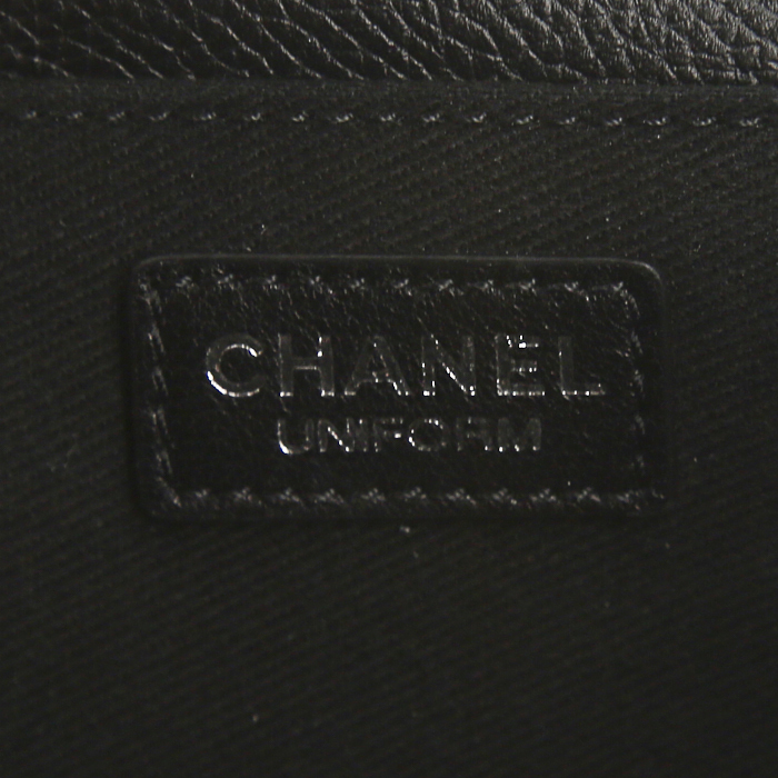 Pochette-ceinture Chanel en cuir grainé matelassé noir - Detail D3