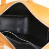 Borsa a tracolla Balenciaga Triangle Duffle in pelle arancione - Detail D3 thumbnail