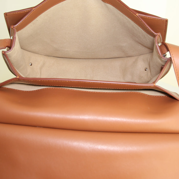 Borsa a tracolla Givenchy Infinity modello medio in pelle marrone decorata con catene - Detail D2