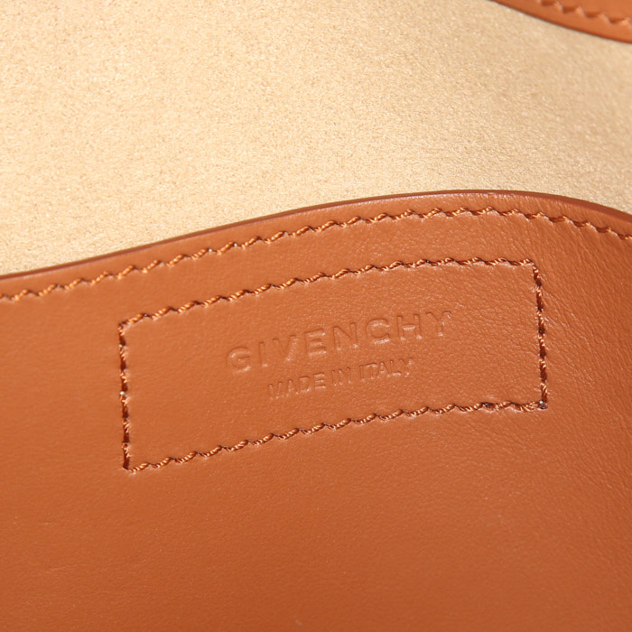 Borsa a tracolla Givenchy Infinity modello medio in pelle marrone decorata con catene - Detail D3