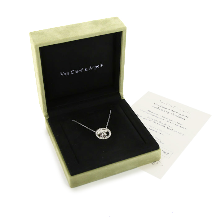 Van Cleef & Arpels Boutonnière necklace in white gold and diamonds - Detail D2