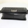 Chanel Boy shoulder bag in black quilted leather - Detail D5 thumbnail