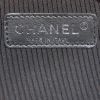 Sac bandoulière Chanel Boy en cuir matelassé noir - Detail D4 thumbnail