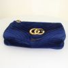 Gucci GG Marmont shoulder bag in blue quilted velvet - Detail D5 thumbnail