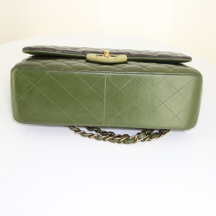 Sac à main Chanel en cuir matelassé tricolore vert-olive marron et vert-anis - Detail D5