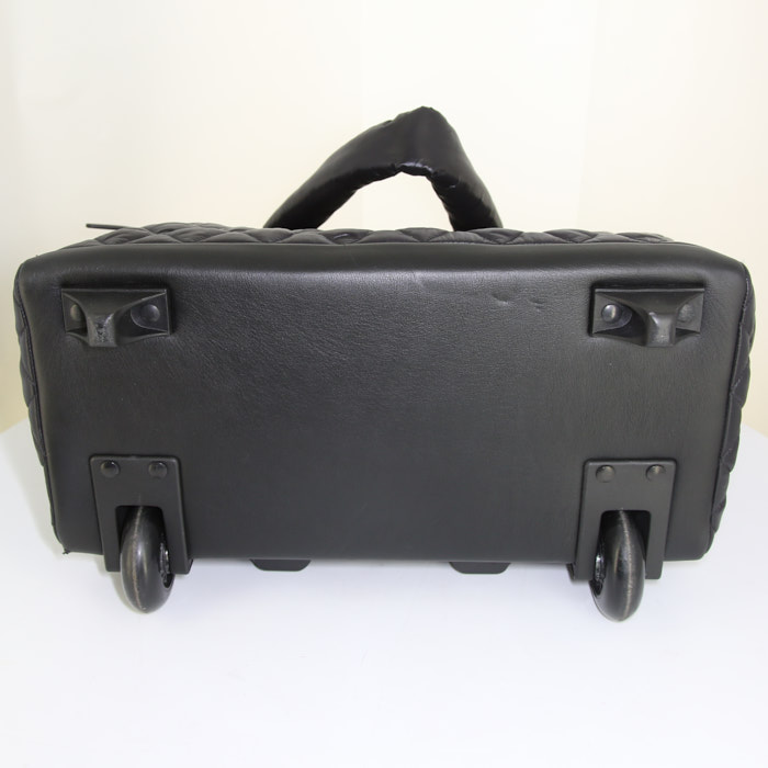 Chanel Coco Cocoon travel bag in black quilted canvas and black leather - Detail D4