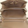 Bolso de mano Celine Classic Box en cuero granulado beige - Detail D2 thumbnail