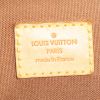 Porta-documentos Louis Vuitton Icare en lona Monogram marrón y cuero natural - Detail D4 thumbnail