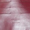 Pochette Louis Vuitton Sunset Boulevard en cuir verni monogram bordeaux - Detail D3 thumbnail