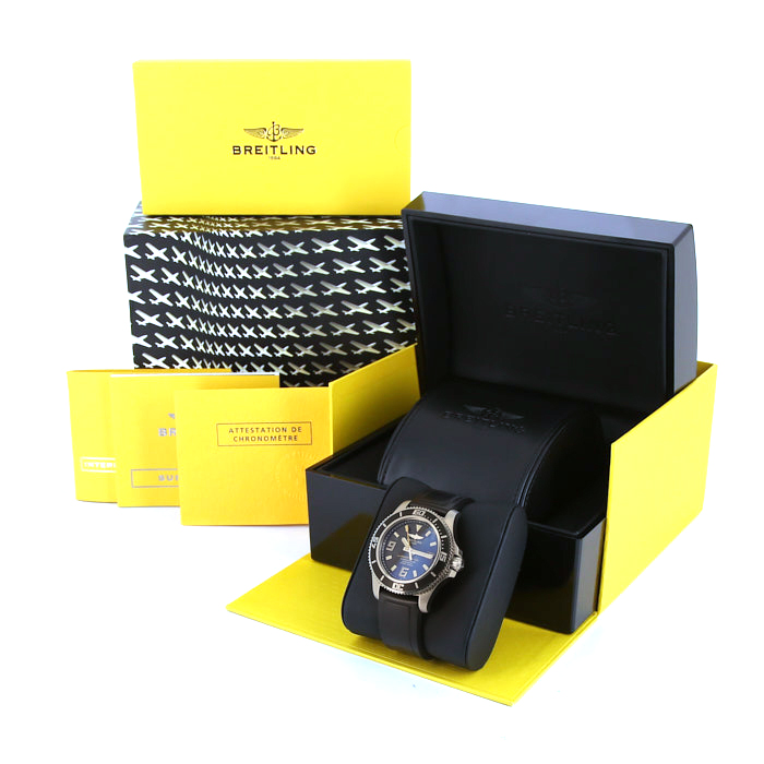 Montre Breitling Superocean en acier Ref :  A17391 Vers  2011