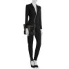Bolso bandolera Chanel Gabrielle  modelo grande en cuero acolchado negro - Detail D1 thumbnail
