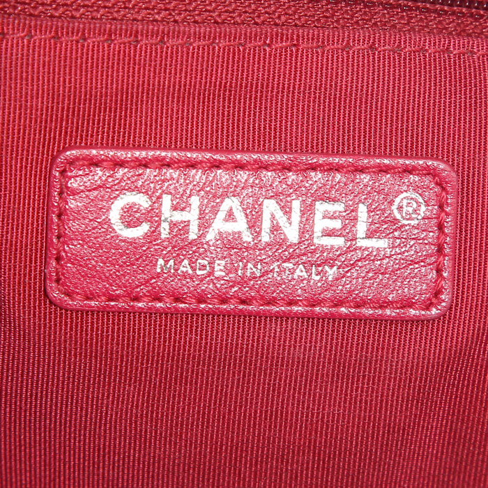 Bolso bandolera Chanel Gabrielle  modelo grande en cuero acolchado negro - Detail D4