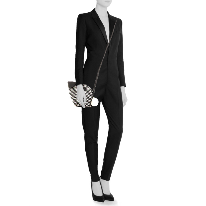 Bolso bandolera Loewe en tela y cuero negro - Detail D1