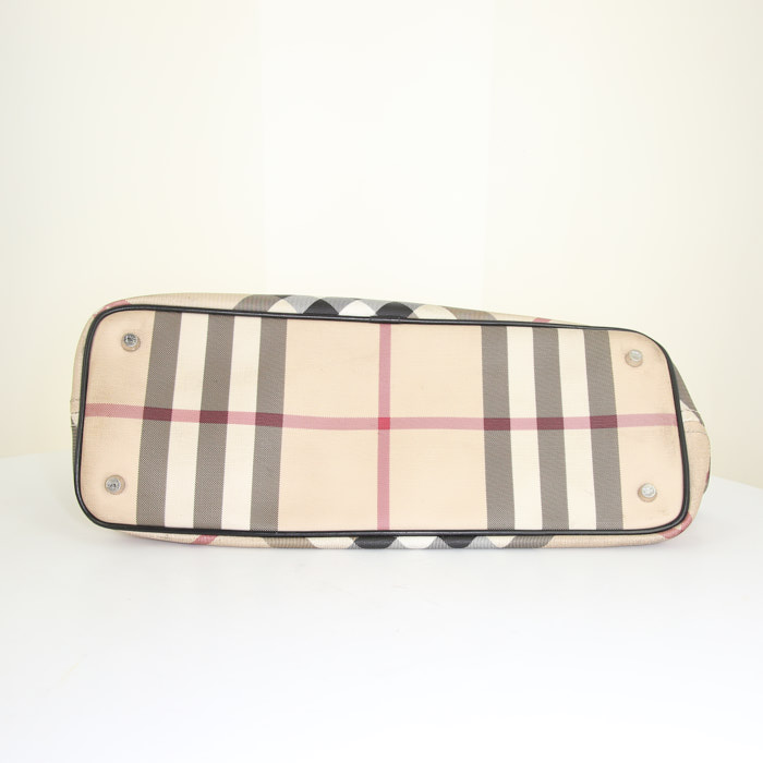 Bolso Cabás Burberry en lona Haymarket beige y cuero negro - Detail D4