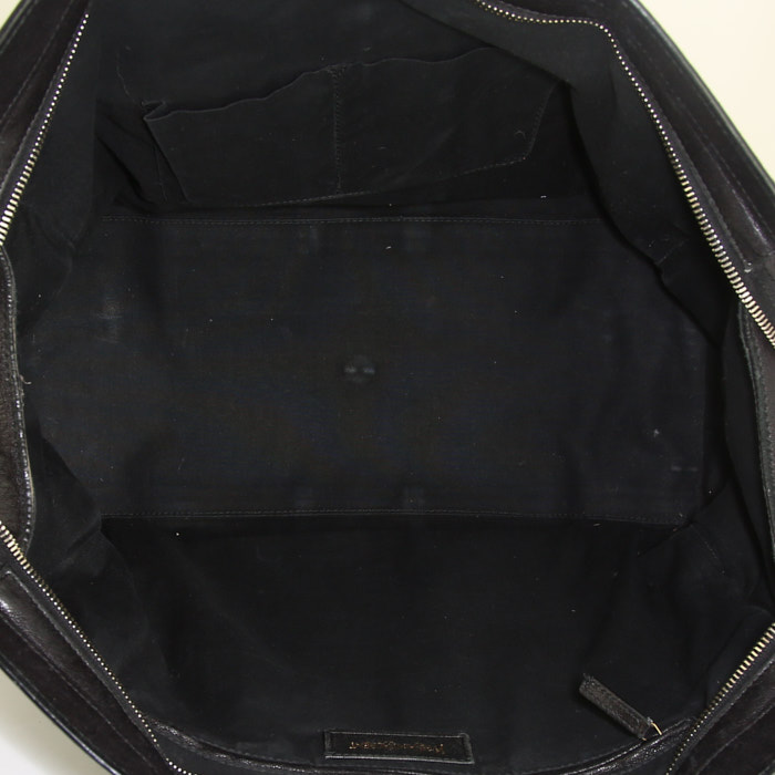 Bolso de mano Yves Saint Laurent Chyc modelo grande en cuero negro - Detail D2