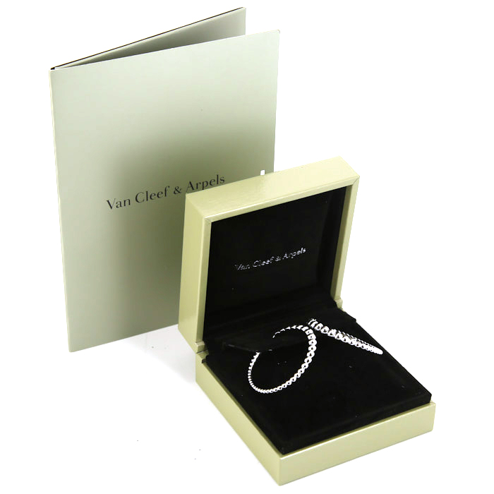 Van Cleef 
Arpels Perlée large model hoop earrings in white gold - Detail D2