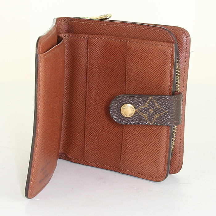 Louis Vuitton wallet in monogram canvas - Detail D4