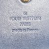 Nécessaire de toilette Louis Vuitton en cuir verni monogram bicolore bleu et violet - Detail D3 thumbnail