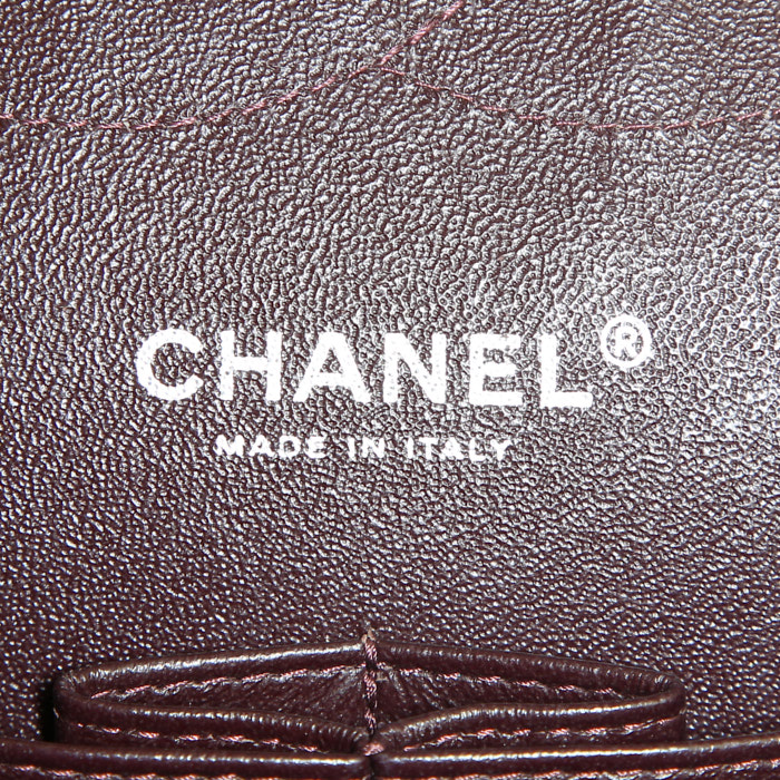 Borsa a tracolla Chanel Timeless jumbo in pelle trapuntata color prugna - Detail D4