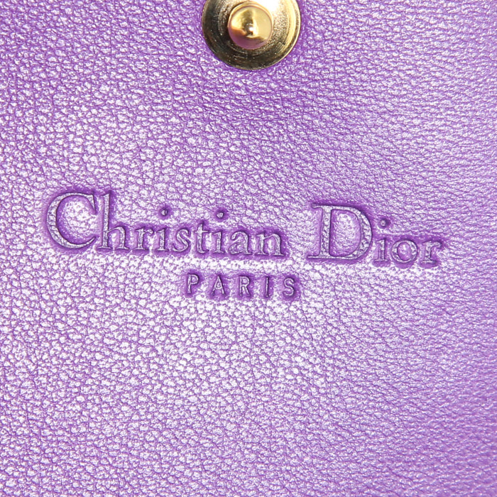 Billetera Dior Lady Dior en charol violeta - Detail D3