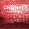 Bolso bandolera Chanel Shopping Bag en cuero color burdeos - Detail D4 thumbnail