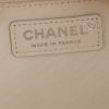 Bolso Chanel Hula Hoop en cuero acolchado blanco - Detail D3 thumbnail