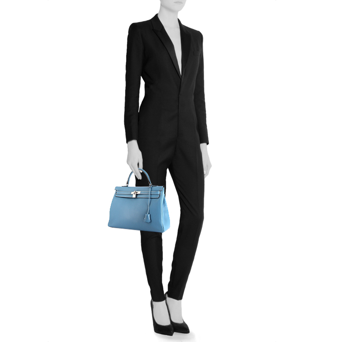 Sac à main Hermes Kelly 35 cm en cuir Swift bleu-ciel - Detail D1