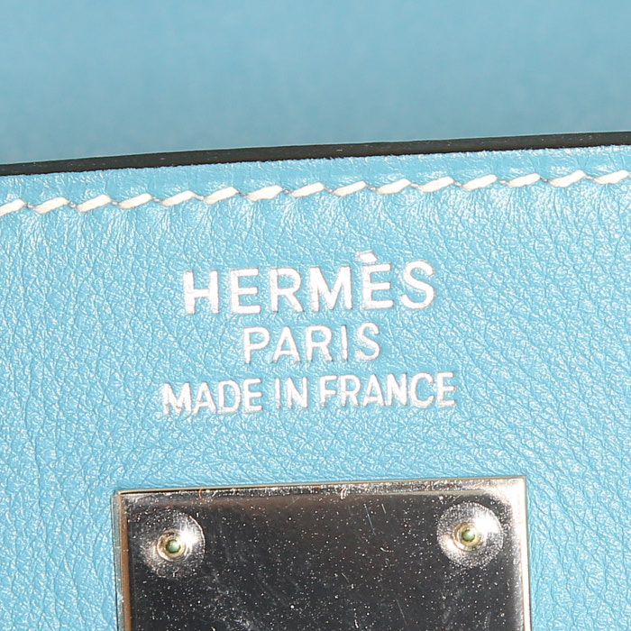 Sac à main Hermes Kelly 35 cm en cuir Swift bleu-ciel - Detail D4