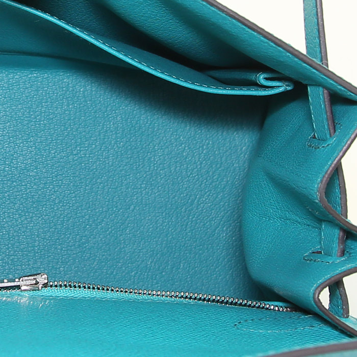 Bolso de mano Hermes Kelly 28 cm en cuero epsom Bleu Paon - Detail D3