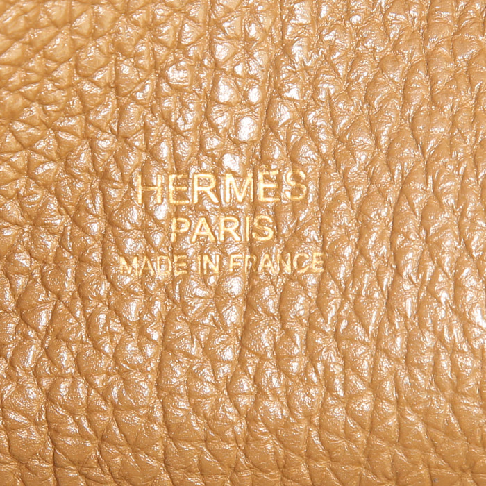 Bolso de mano Hermès So Kelly en cuero togo marrón - Detail D3