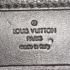 Pochette Louis Vuitton en cuir grainé noir - Detail D4 thumbnail