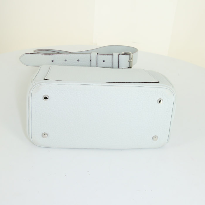 Dior Be Dior small model shoulder bag in Bleu Pale grained leather - Detail D5