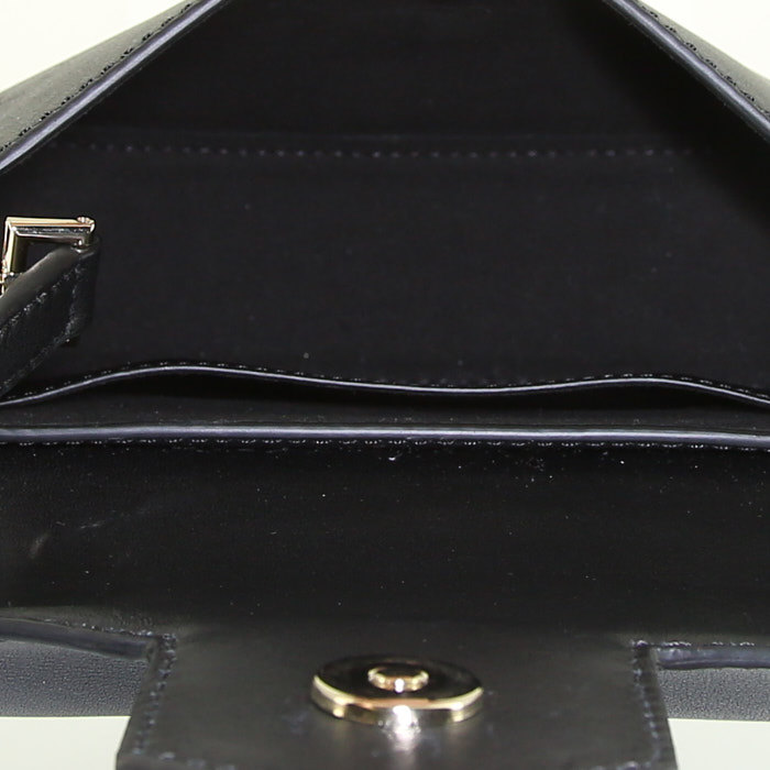 Givenchy Nobile shoulder bag in black leather - Detail D2