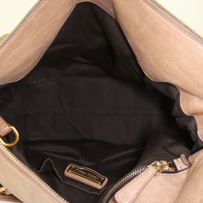 Sac Miu Miu Vitello en cuir beige - Detail D3