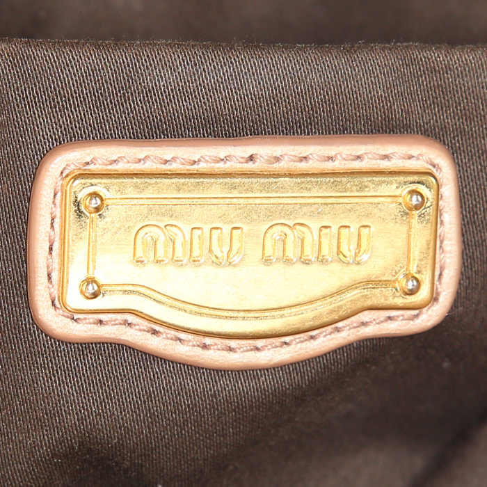 Bolso Miu Miu Vitello en cuero beige - Detail D4