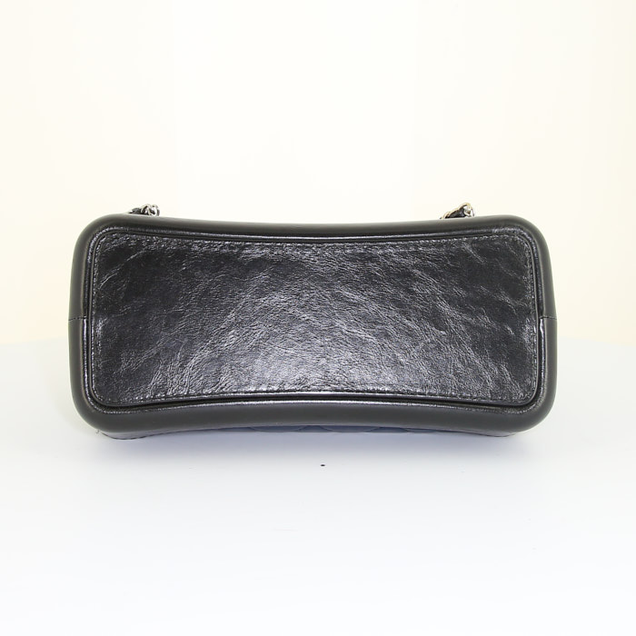 Sac à dos Chanel Gabrielle  en cuir bleu et noir - Detail D4