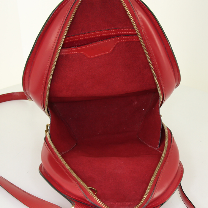 Sac à dos Louis Vuitton Mabillon en cuir épi rouge - Detail D2