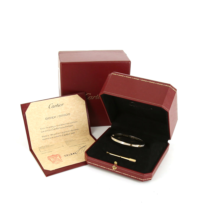 Brazalete que se puede abrir Cartier Love modelo pequeño en oro amarillo y diamantes - Detail D2