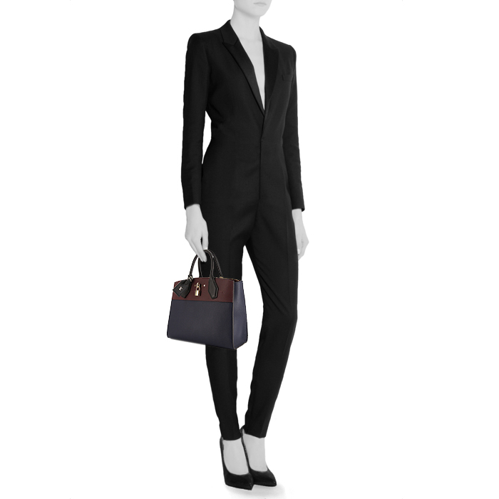 Louis Vuitton City Steamer medium model handbag in navy blue and burgundy grained leather - Detail D1
