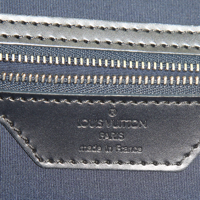 Porta-documentos Louis Vuitton Mat Malden en cuero Monogram azul - Detail D3