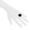Chanel Camelia large model ring in white gold and onyx - Detail D1 thumbnail
