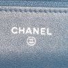 Borsa a tracolla Chanel Wallet on Chain in pelle verniciata blu a fiori - Detail D3 thumbnail