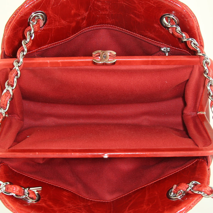 Bolso de mano Chanel Just Mademoiselle en cuero acolchado rojo - Detail D2