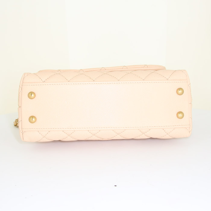 Chanel Coco Handle shoulder bag in beige quilted grained leather - Detail D5